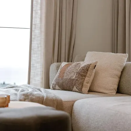 Beachfront Bliss - Stunning Sea Views & Balcony * Oostende